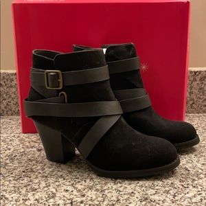 Shoedazzle Lourdes Booties - 7